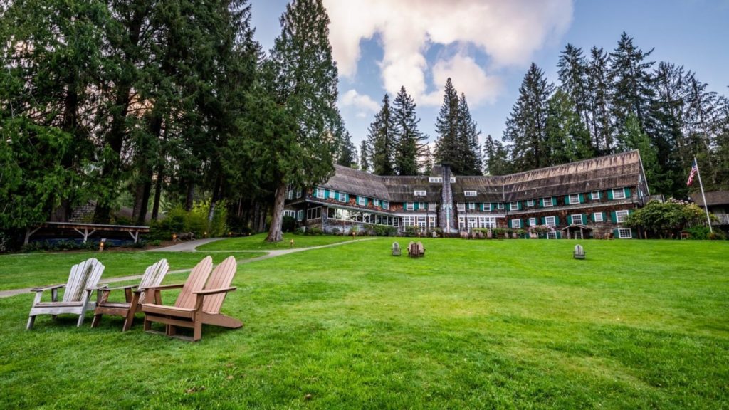 Lake Quinault Lodge at Olympic National Park (Photo: NPS:Aramark)