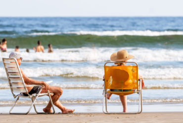 Grandparents at the beach (Photo: @doutorfotografo via Twenty20)