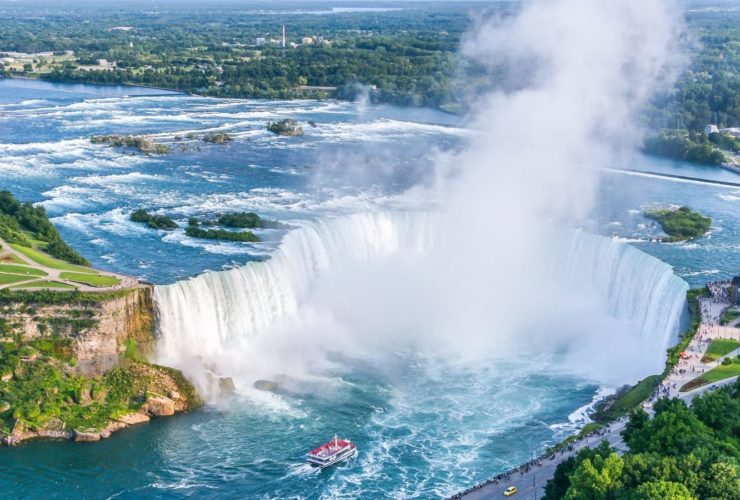 Maid of the Mist at Niagara Falls USA (Photo: Shutterstock)