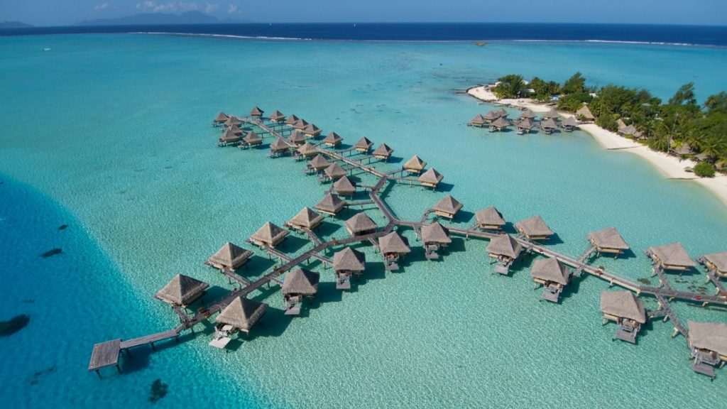 Crystal clear water at InterContinental Bora Bora Le Moana Resort (Photo: IHG)